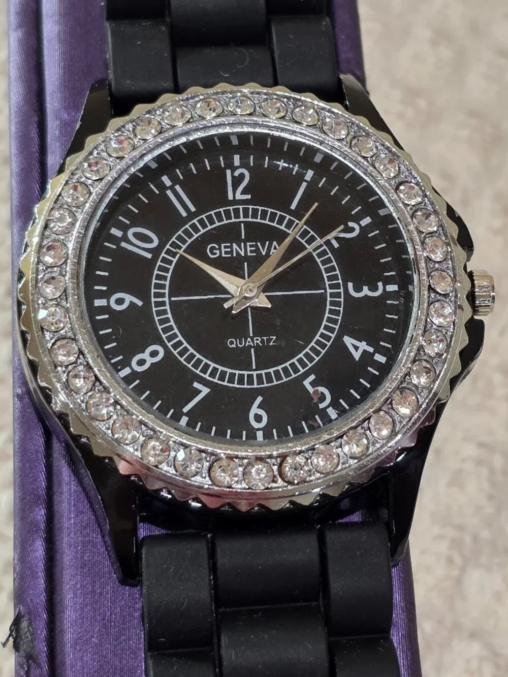 Geneva Black Face Silver Crystal Accent Round Unisex Wrist Watch Silicone Band